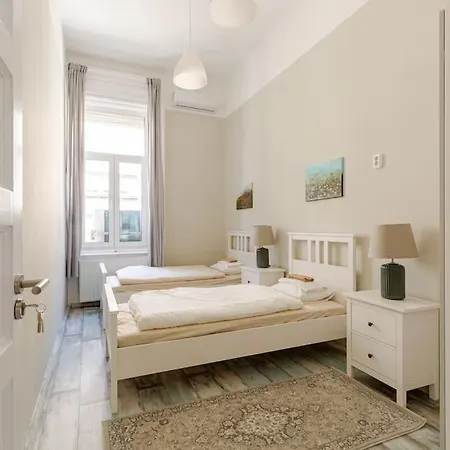 Spacious Apartment For Group In Centre Budapest Exterior photo