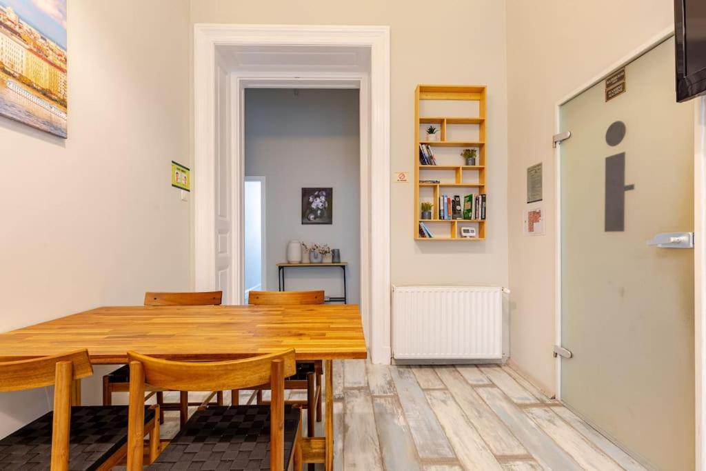 Spacious For Group In Centre * Budapešť